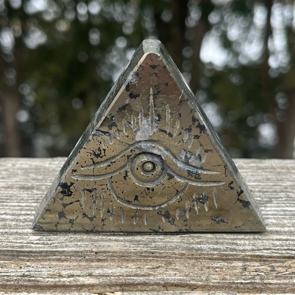 Pyrite Triangle - Picture 1 of 5